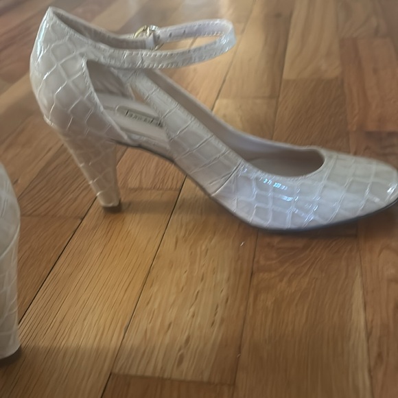 Sam + Libby Leather Heels - Picture 5 of 5